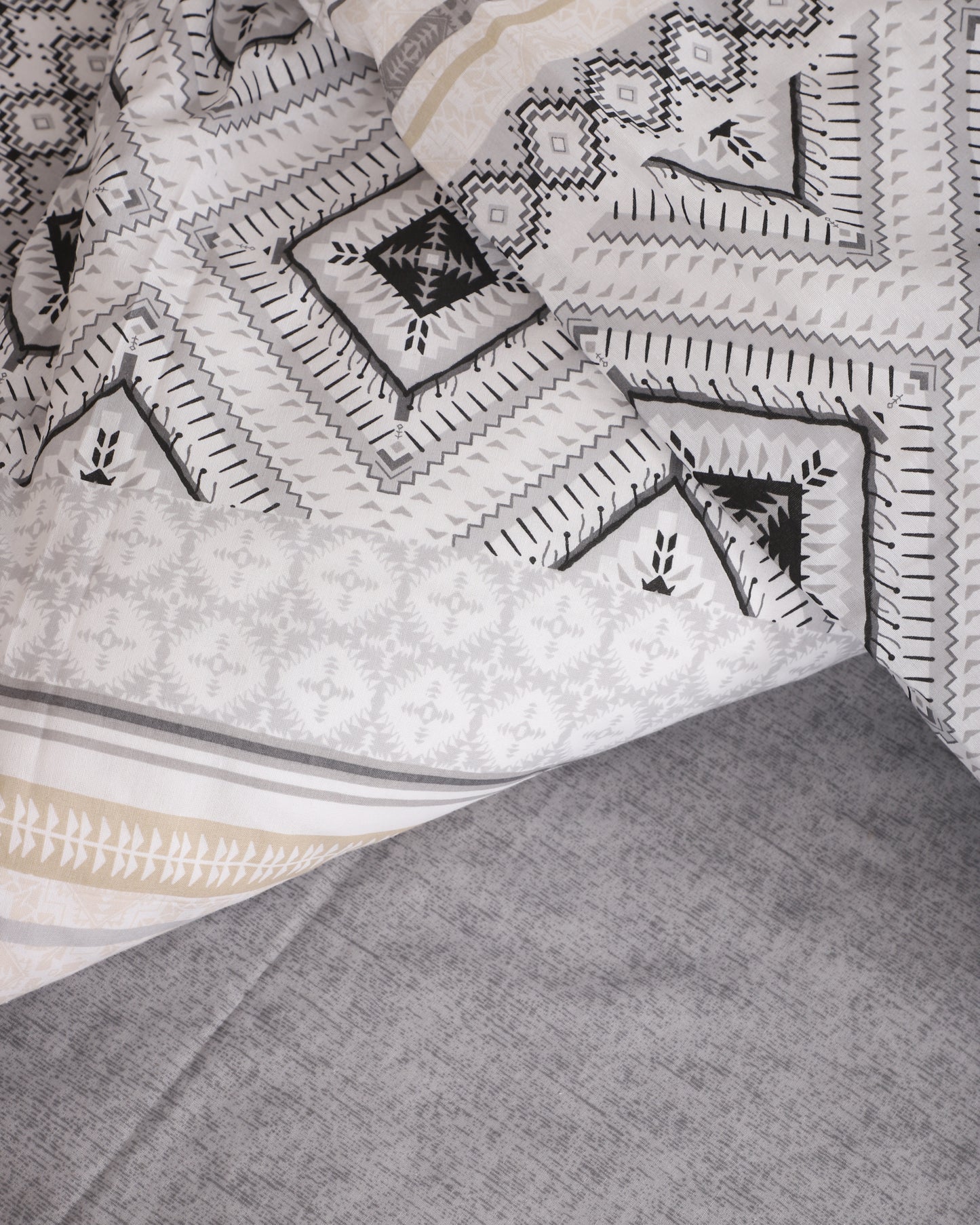 %100 Pamuk Gri Etnik Desenli Solmaya Dayanıklı Nevresim Takımı – Çift Kişilik
