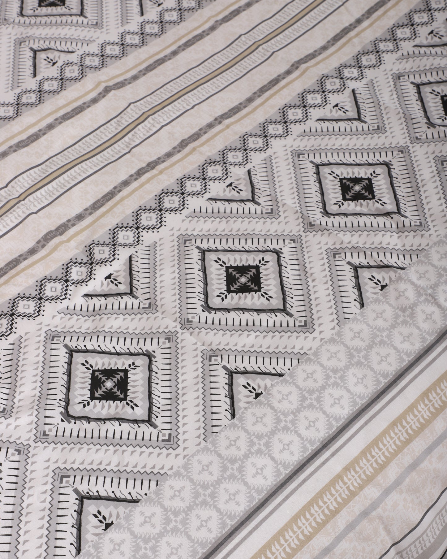 %100 Pamuk Gri Etnik Desenli Solmaya Dayanıklı Nevresim Takımı – Çift Kişilik